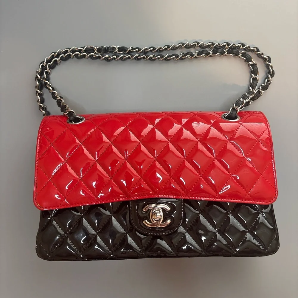 Chanel Classic Medium Double Flap Bag - Picture 2 of 16